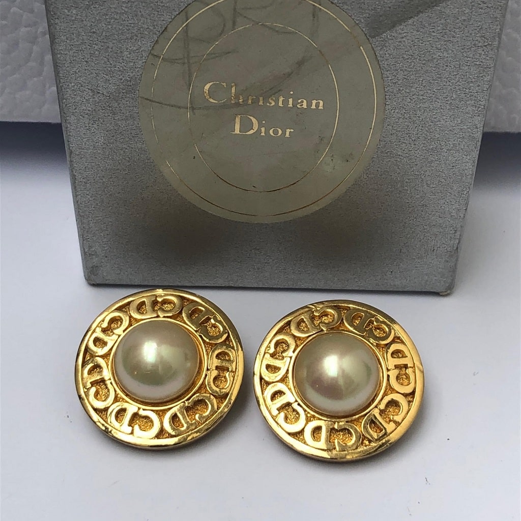 CHRISTIAN DIOR Vintage CD Round Pearl Gold Tone Clip-On Earrings 1980s - Image 4