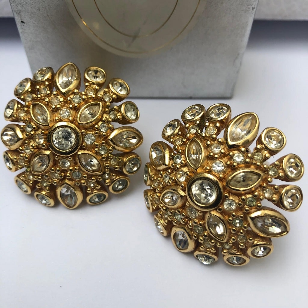 CHRISTIAN DIOR Vintage Round Flower Crystal Gold Tone Clip-On Earrings 1980s - Image 3