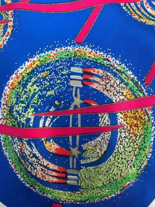 HERMÈS Scarf Les Feux de L'Espace Silk Vintage W/Box Pristine Condition - Image 4