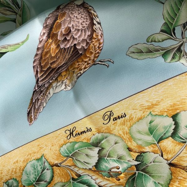 HERMÈS Scarf La Vie Au Grand Air Silk Antoine de Jacquelot 1990 Gold Multi W/Box - Image 5