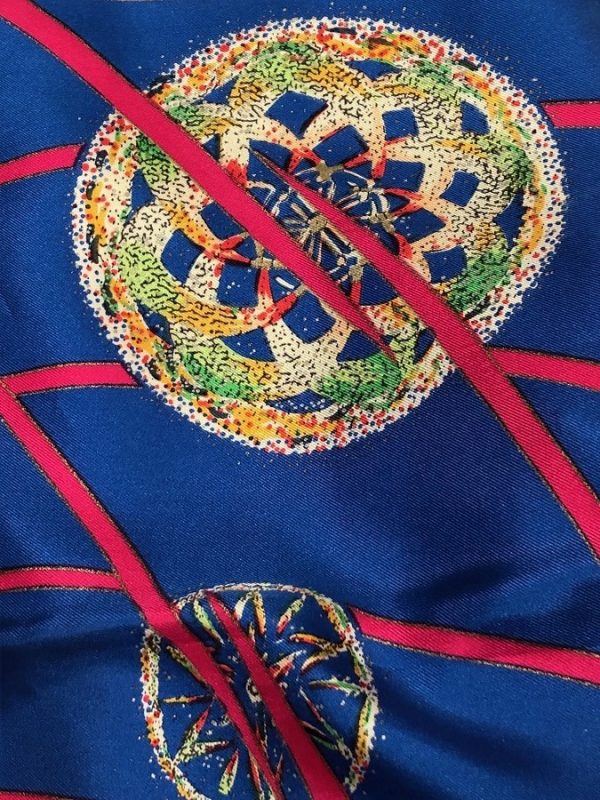 HERMÈS Scarf Les Feux de L'Espace Silk Vintage W/Box Pristine Condition - Image 7