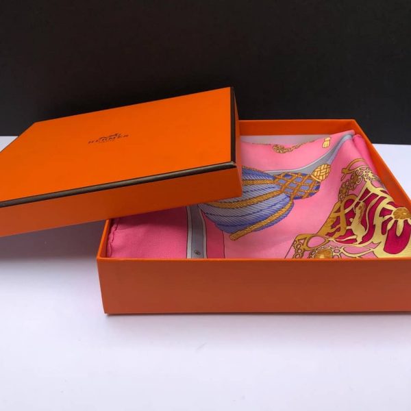 HERMÈS Scarf Les Muserolles Vintage Silk Christiane Vauzelles 1974