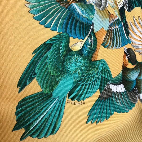 HERMÈS Scarf L'Intrus Silk Antoine de Jacquelot 1996 RARE Gold Multi W/Box - Image 2