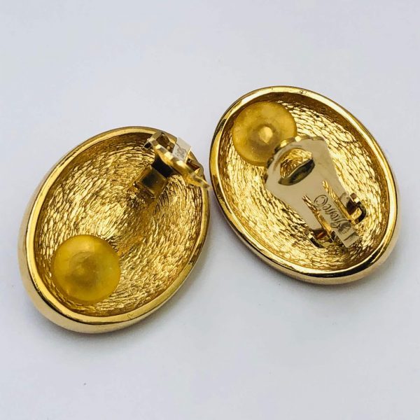 GROSSE 1980s Oval Swarovski Cyrstal Gold Tone Clip-On Vintage Earrings - Image 4