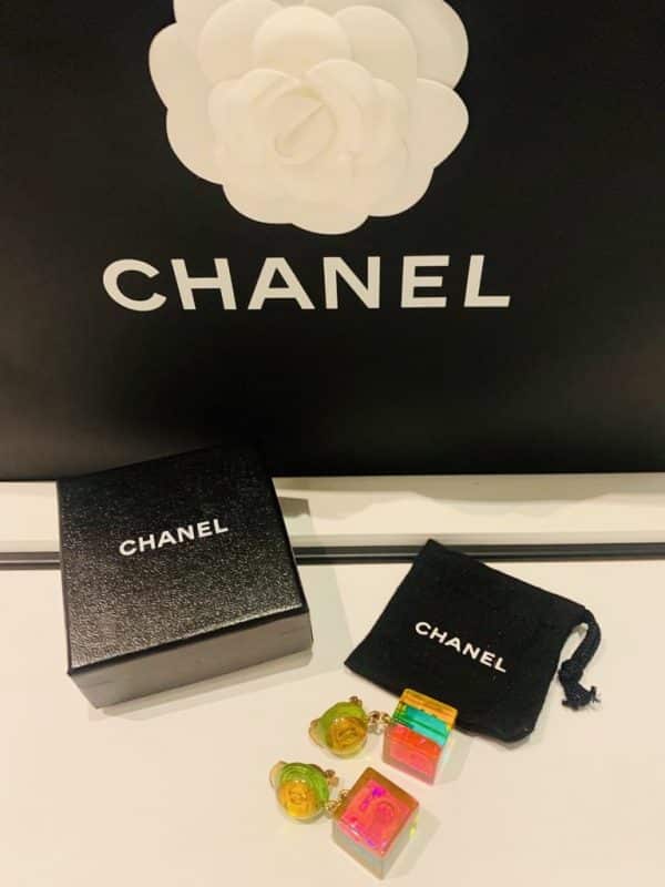 CHANEL 1997 Holographic Cube No.5 CC Logo Multi Pendant Earrings - Image 2