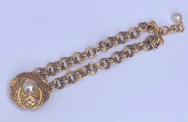 ROCHAS Bracelet Vintage Circa 1980 Pearl Flower Double Chain Gold Tone