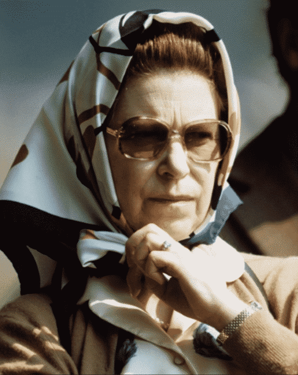 HERMÈS Scarf Brides de Gala Silk H Grygkar Navy Blue Gold W/Box - Image 3