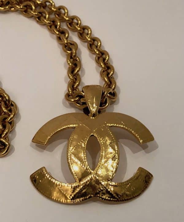CHANEL 1994 CC Pendant Chain Necklace Vintage Gold Quilted - Image 6