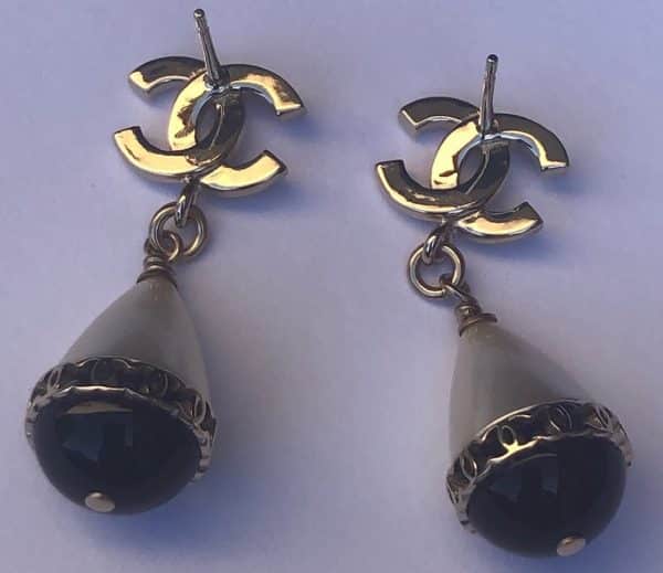 CHANEL CC Logo Teardrop Earrings Pearl Black & Strass - Image 7
