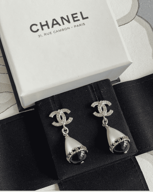 CHANEL CC Logo Teardrop Earrings Pearl Black & Strass