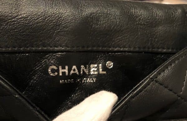 CHANEL 19 Handbag Back Pocket CC lock Quilted Black Crossbody - Image 14