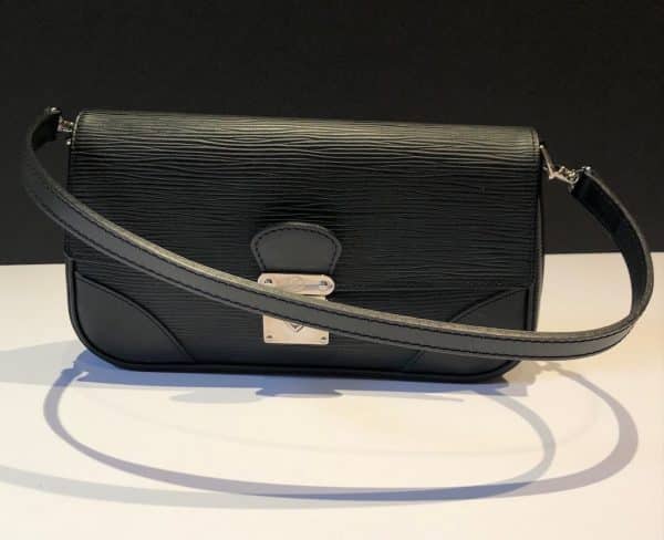 LOUIS VUITTON Vintage Epi Black MM Bag Circa 1990s - Image 4