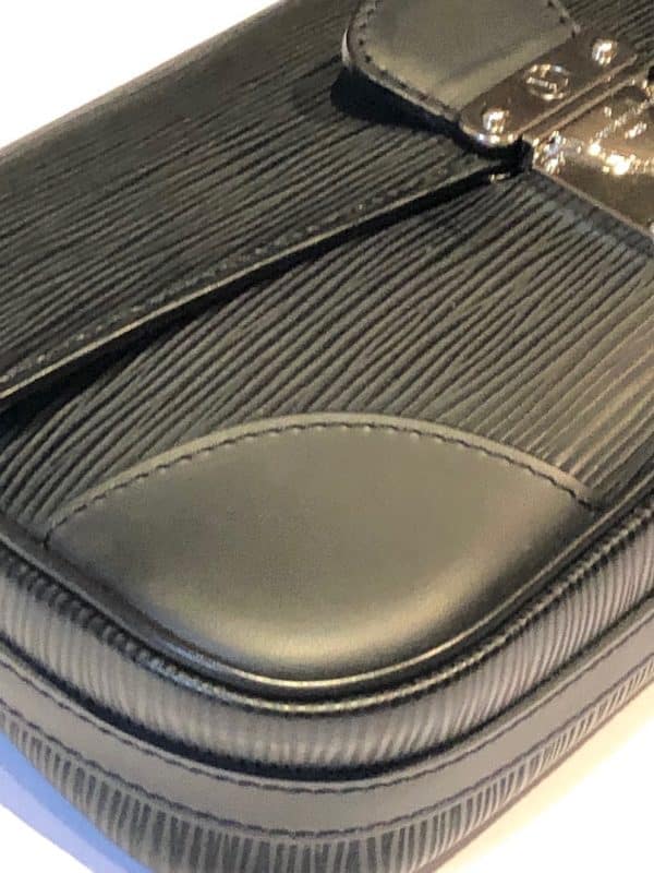 LOUIS VUITTON Vintage Epi Black MM Bag Circa 1990s - Image 7