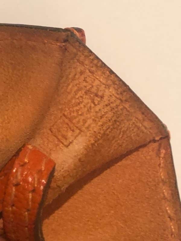 HERMÈS Vintage Onimaitou Crossbody Shoulder Bag Pochette Orange Clémence Leather Circa 2004 - Image 7