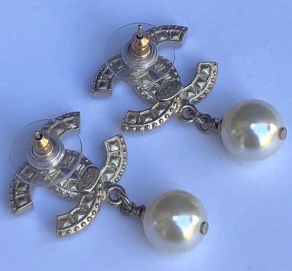 CHANEL 2020 Strass & faux Pearl CC Drop Earrings W/Box - Image 5