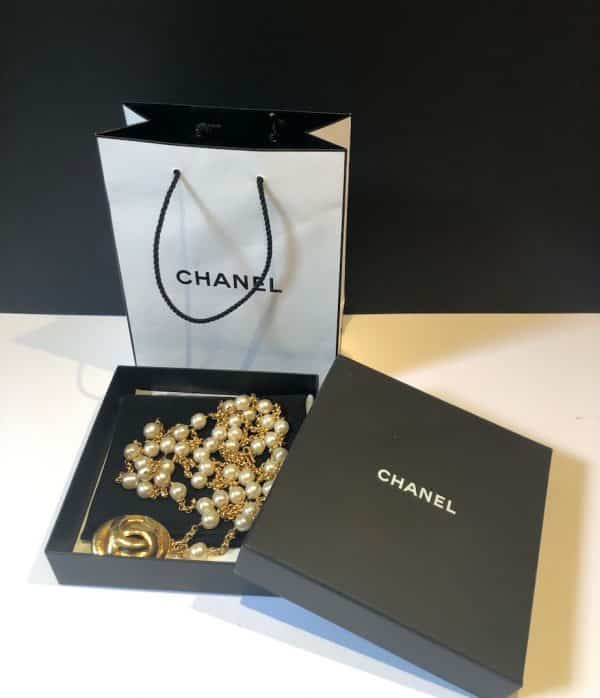 CHANEL 1980s Pearl Necklace CC Pendant 24K Gold Plated Rare Vintage - Image 6