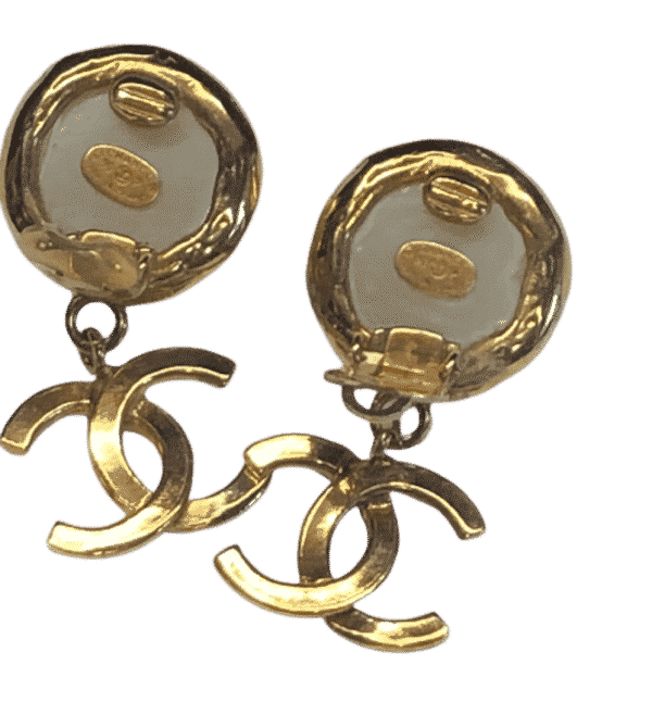 CHANEL 1995 CC Logo Pearl Drop Clip-On Earrings Vintage - Image 5