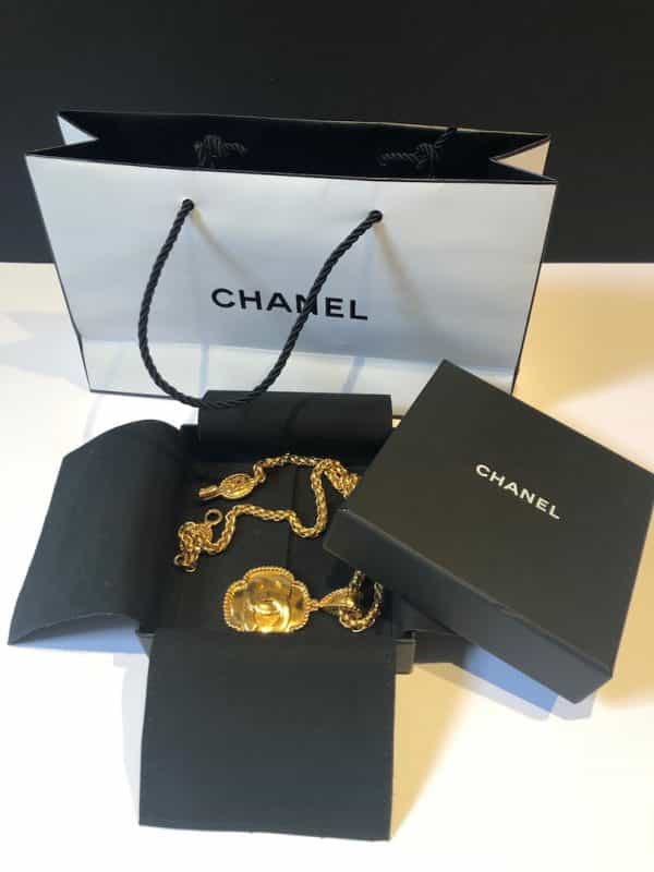 CHANEL VINTAGE CC LOGO NECKLACE