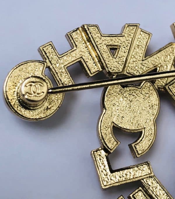 CHANEL CC LOGO BROOCH LARGE