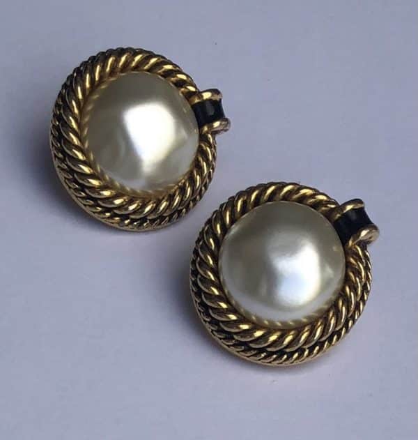 CHANEL Vintage Classic Braided Gilt Metal Pearl Clip-On Earrings Circa 1980s - Image 2