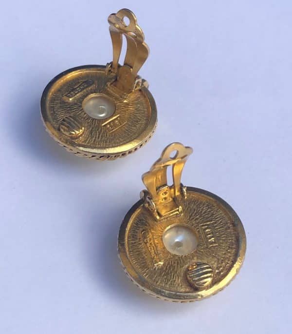CHANEL Vintage Classic Braided Gilt Metal Pearl Clip-On Earrings Circa 1980s - Image 3