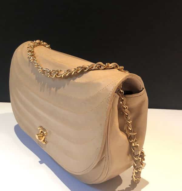 CHANEL Vintage Half Moon Shoulder Bag Beige Quilted Leather Gold Hardware 1980s - Image 10