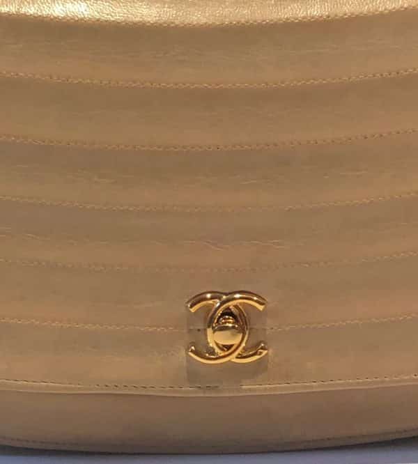 CHANEL Vintage Half Moon Shoulder Bag Beige Quilted Leather Gold Hardware 1980s - Image 11