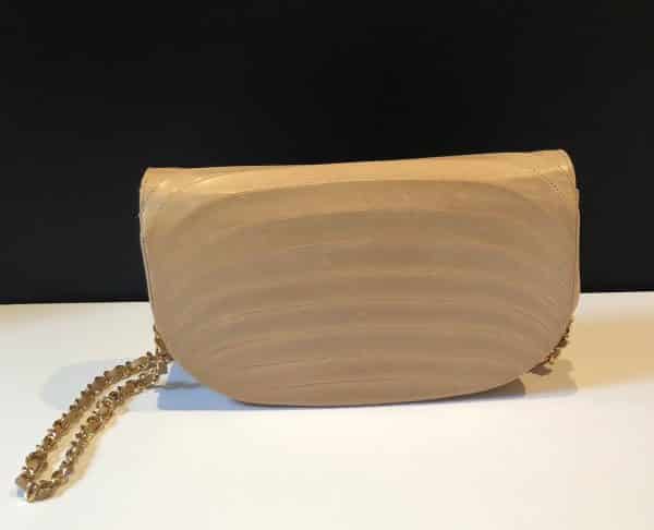 CHANEL Vintage Half Moon Shoulder Bag Beige Quilted Leather Gold Hardware 1980s - Image 7