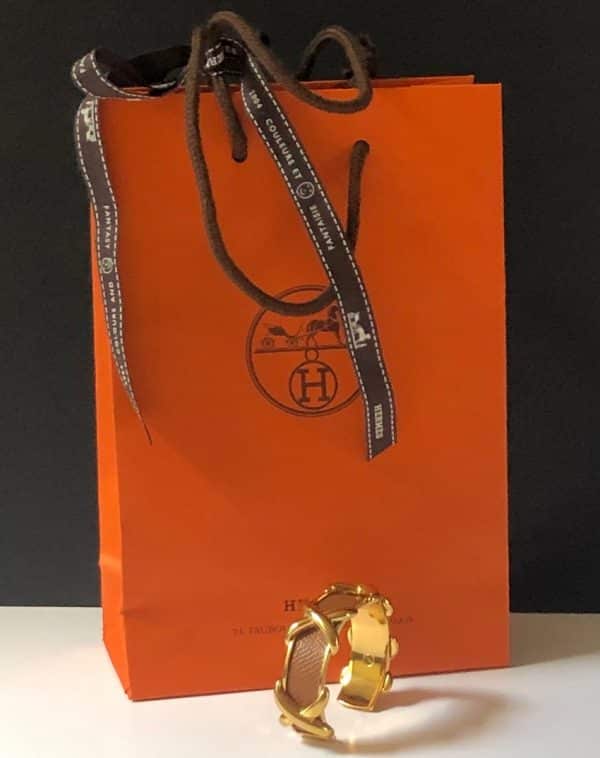 HERMÈS Gold and Leather Criss Cross Cuff Bracelet - Image 4