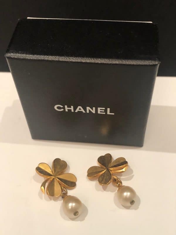 Chanel four leaf