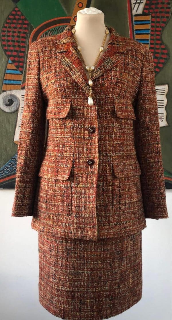 CHANEL 1998 Orange & Beige Wool Tweed Vintage Skirt Suit Bouclé CC Buttons - Image 3
