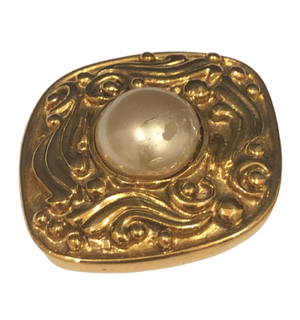 Chanel arabesques earrings