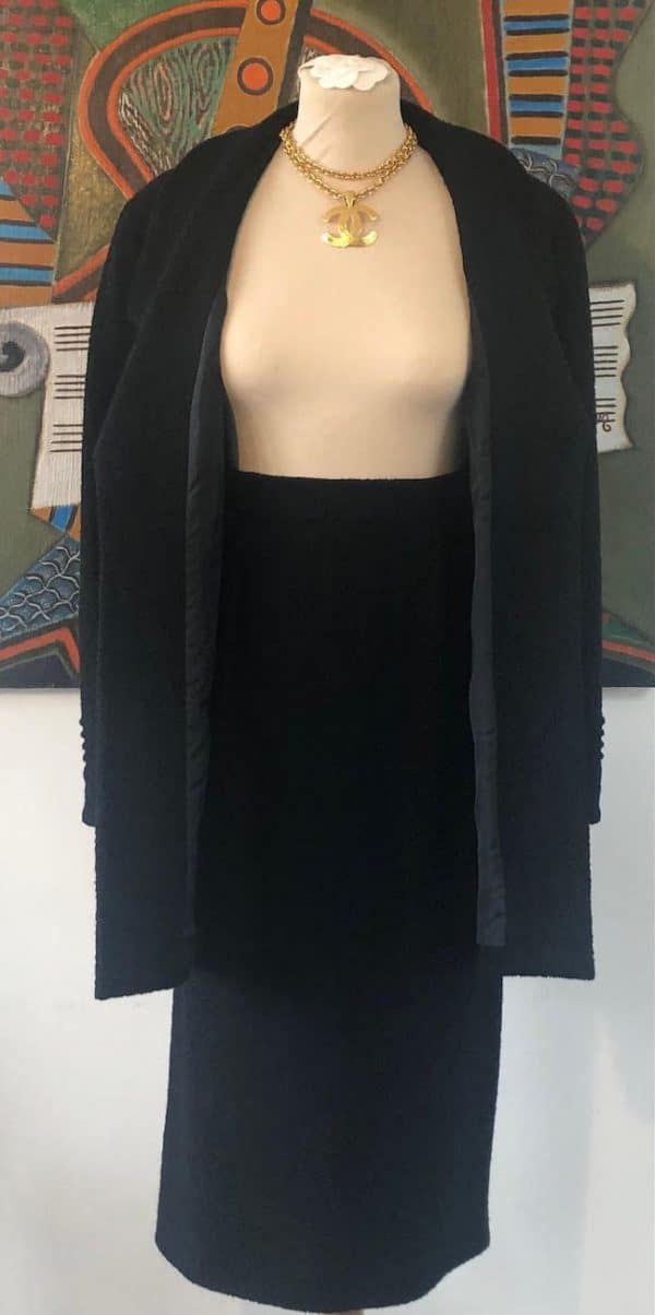 CHANEL 1993 Black Jacket Tweed Bouclé Wool Skirt Suit CC Logo Single Breasted - Image 15