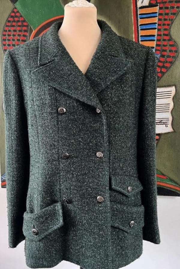 CHANEL 1997 Green Tweed Wool Bouclé Jacket Pre-Owned Double Breasted - Image 3