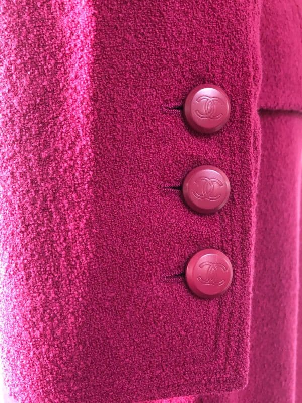 CHANEL 1998 Wool Jacket Tweed Skirt Suit Pink CC Logo Buttons - Image 4