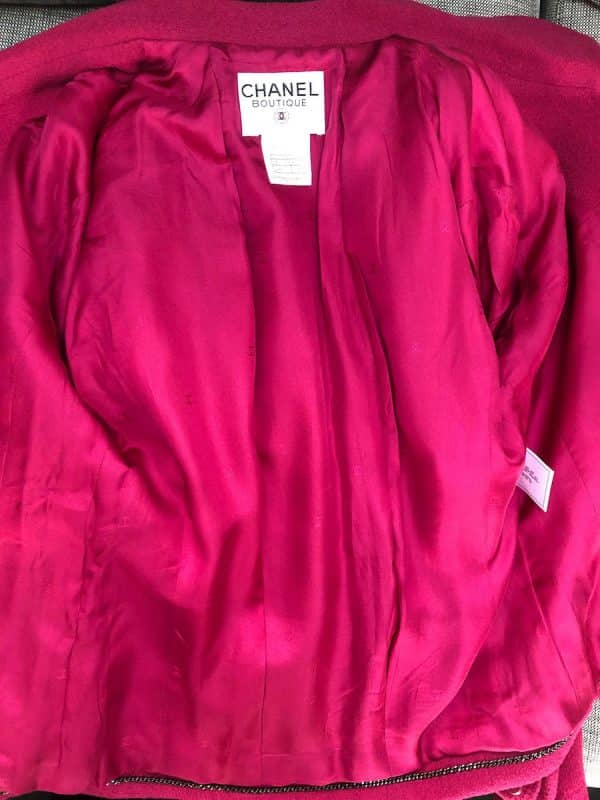 CHANEL 1998 Wool Jacket Tweed Skirt Suit Pink CC Logo Buttons - Image 8