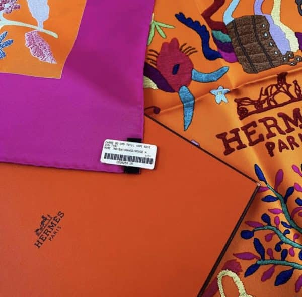 HERMÈS Din Tini Yä Zuë Hermès Silk Scarf Rose Indien/Orange/Rouge H W/Box By Ezequiel Vincente Jose 2011 - Image 5