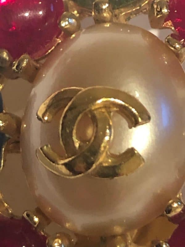 CHANEL Gripoix Earrings Vintage Red Green Blue Pearl CC logo Circa 1997 - Image 6