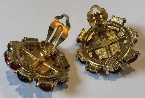 CHANEL Gripoix Earrings Vintage Red Green Blue Pearl CC logo Circa 1997 - Image 8