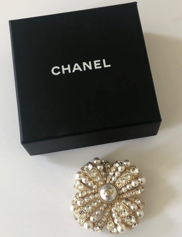 chanel brooch cc logo pearl & crystals pin w/box