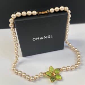 chanel vintage green gripoix pearl necklace with cc logo c.1980s w/box
