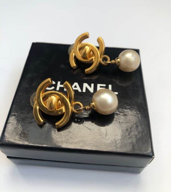 chanel 1996 twist lock earrings pearl drop gold tone vintage w/box