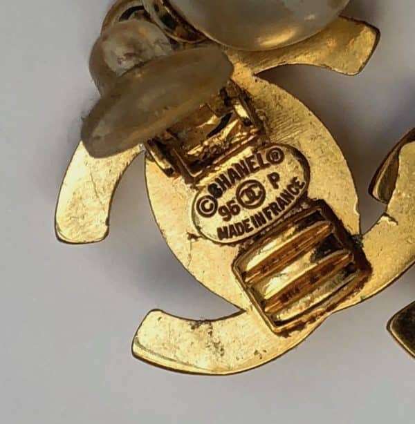 chanel 1996 twist lock earrings pearl drop gold tone vintage w/box