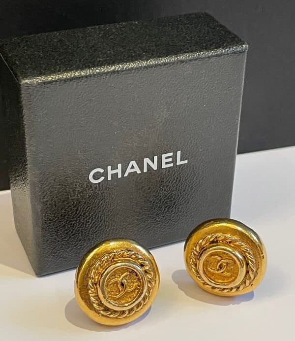 chanel 1980 gold textured cc logo round earrings vintage w/box