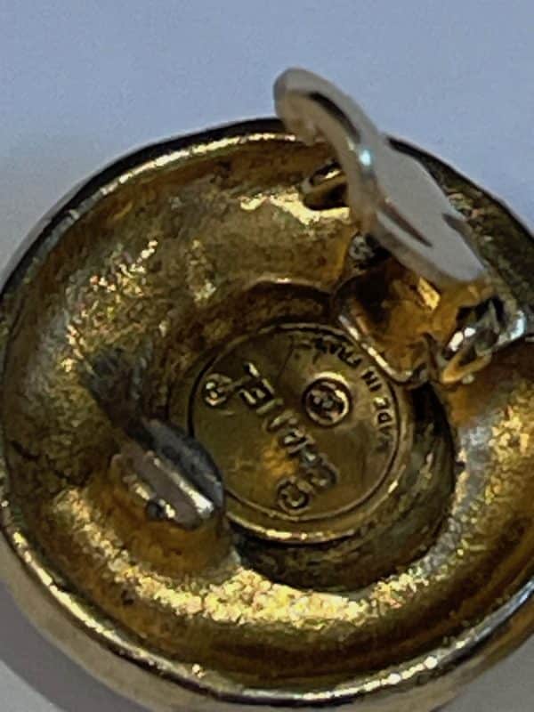 chanel 1980 gold textured cc logo round earrings vintage w/box