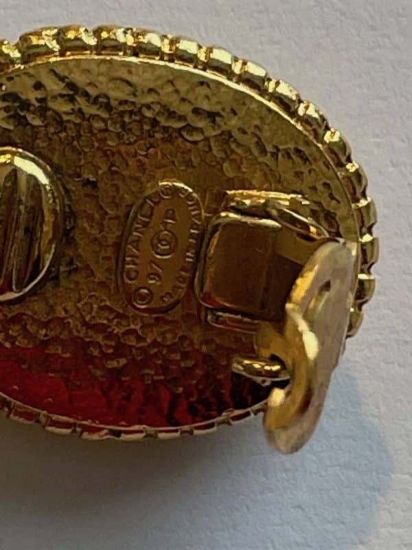 chanel vintage baroque cc logo gold pearl oval earrings w/box c.1997