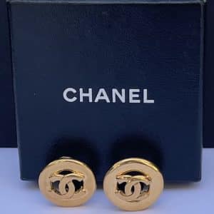 chanel vintage cc logo gold tone round earrings c. 1980s w/box