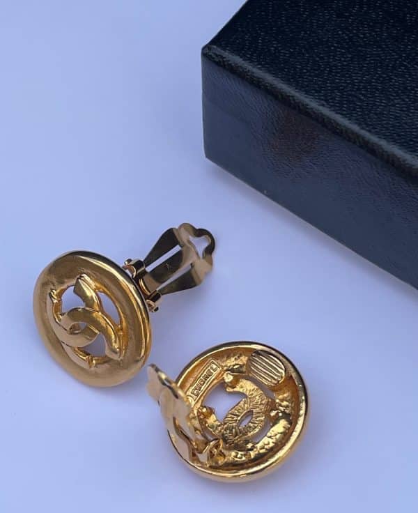 chanel vintage cc logo gold tone round earrings c. 1980s w/box