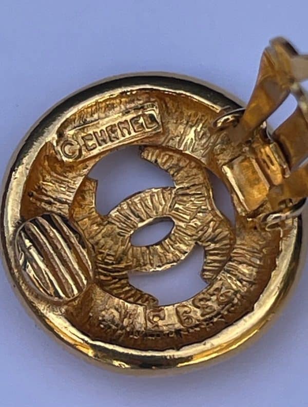 chanel vintage cc logo gold tone round earrings c. 1980s w/box