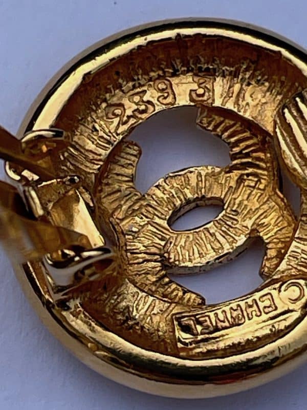 chanel vintage cc logo gold tone round button earrings c. 1980s w/box